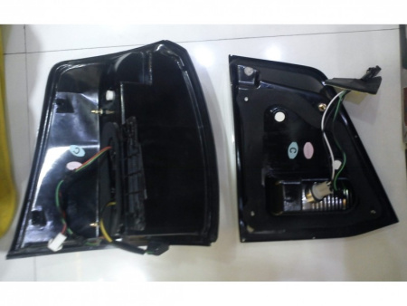 Toyota Land Cruiser 200 (2008-) задние красно-белые фонари со светодиодами, в комплекте 4 шт.