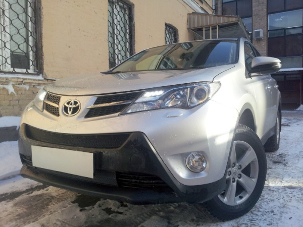Toyota RAV4 (13–14) Защита радиатора, чёрная, низ (Стандарт)