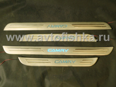 Toyota Camry V30 (2002-2006) накладки порогов дверных проемов, из нержавеющей стали с подсветкой CAMRY.