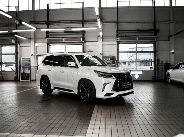 LEXUS LX570/450 Решетка Радиатора HEMMES