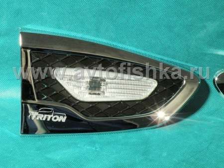 Mitsubishi L200 Triton (2005-) повторители поворотов с декоративными хромированными рамками, комплект 2 шт.