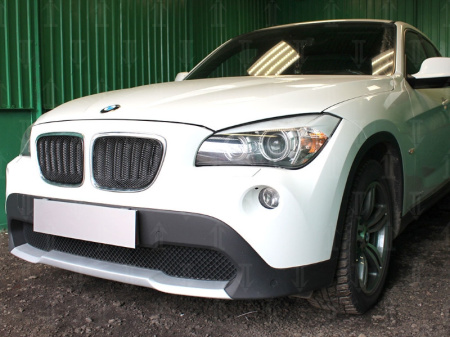 BMW X1 (09–12) Защита радиатора Premium, чёрная (3D)