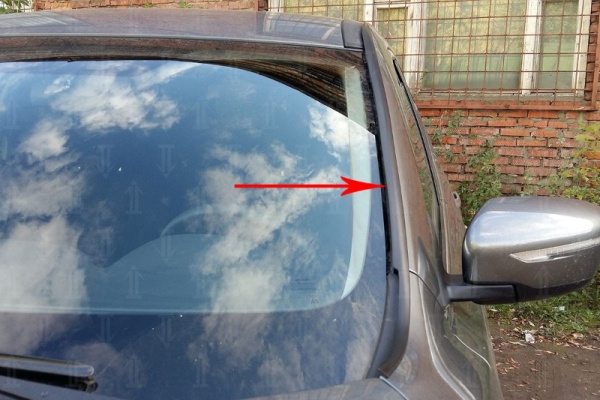 Nissan X-Trail (14–) Дефлектор лобового стекла