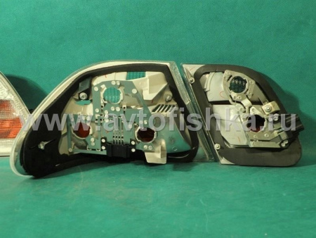 Mercedes E W210 фонари задние белые, комплект лев.+ прав.