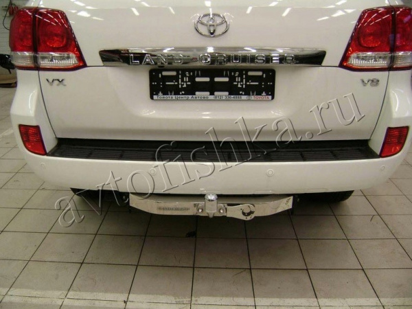 Toyota Land Cruiser (07–/12–/15–) Фаркоп (тягово-сцепное устройство) (50/1500кг) оцинкованный с двойной нержав. пластиной (с логотипом)