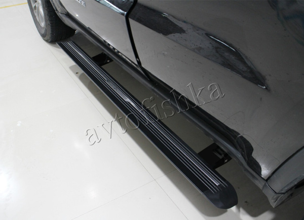 Jeep Grand Cherokee 2011-2013 2014-2017 штатные выезжающие электропороги автоматические