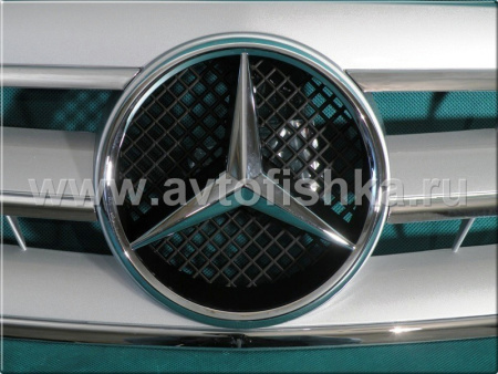 Mercedes C-class W203 (00-07) 4 дв. седан решетка радиатора серебристая со звездой, дизайн CL-class, 3 ламели.
