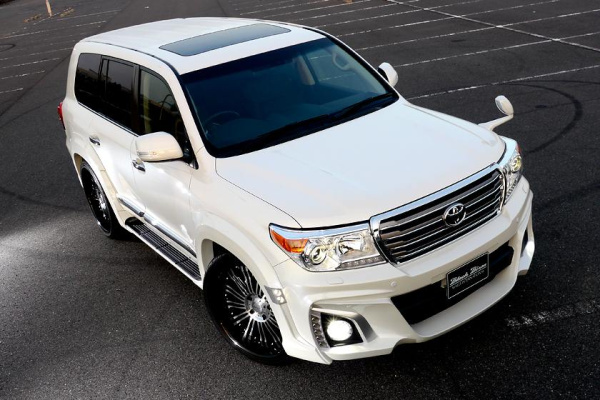 Toyota LAND CRUISER 200 (12-15) Расширители передних арок  WALD под LED-диоды