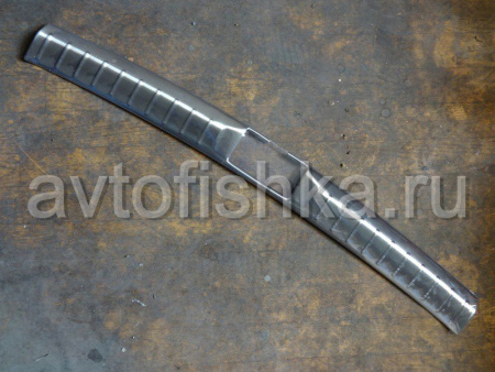 Toyota Highlander (2012-) накладки из нержавеющей стали на порог двери багажника