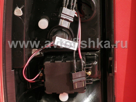 Chevrolet Tahoe, Suburban, GMC Yukon, Denali (99-06) фонари задние светодиодные черные, комплект 2 шт.