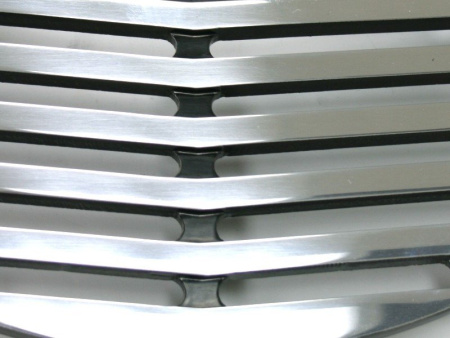 Ford Explorer (06-) верхняя накладка на решетку радиатора алюминиевая, горизонтальный дизайн.