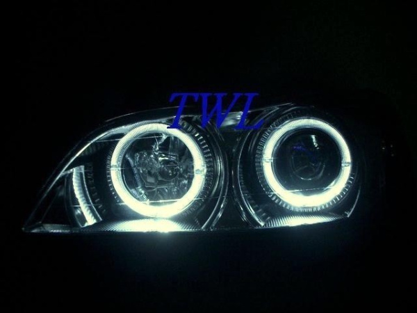 Nissan Maxima QX III A33 (00-06) фары передние линзовые хромированные со светящимися ободками, комплект 2 шт.