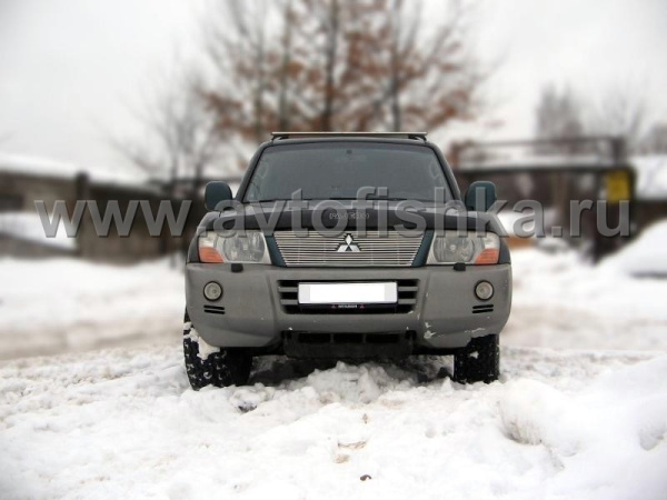 Mitsubishi Pajero 3 (03-06) накладка на решетку радиатора