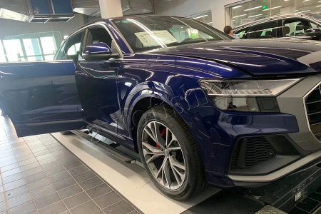 Audi Q8 (18-) выдвижные электропороги с LED подсветкой