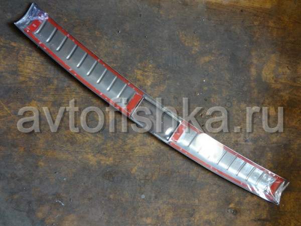 Toyota Highlander (2012-) накладки из нержавеющей стали на порог двери багажника