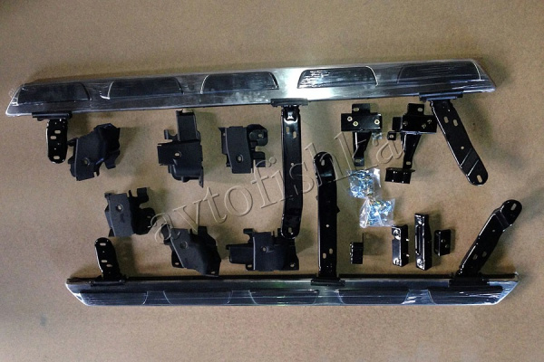 Audi Q5 (08–17) штатные боковые пороги - подножки, дизайн оригинал, комплект левая + правая