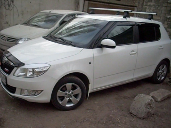 Skoda Fabia 2 хэтчбэк (10-14) дефлектор капота