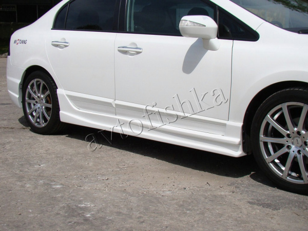 Honda Civic 4D 8 (06 – 12) пороги INGS Extreem