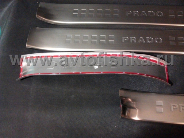 Toyota Land Cruiser Prado 150 (09-) накладки на пороги передних и задних дверных проемов с надписью "PRADO", широкие, нержавеющая сталь