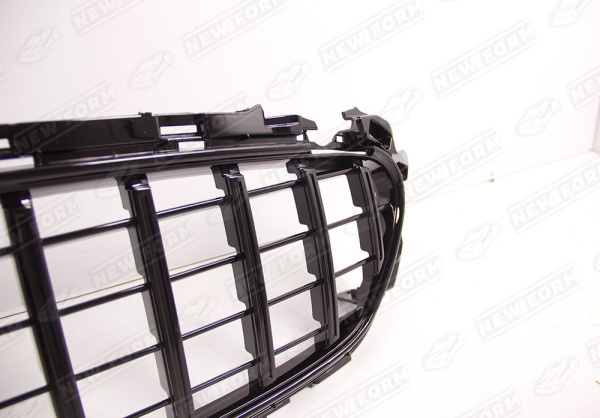 Mercedes-Benz E-Klasse C238 рестайлинг 2020 - н.в. Решетка радиатора AMG GT черная