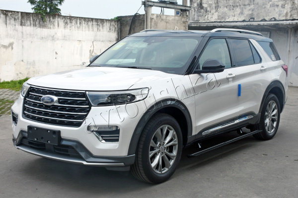 Ford Explorer (20-) штатные выезжающие электропороги автоматические