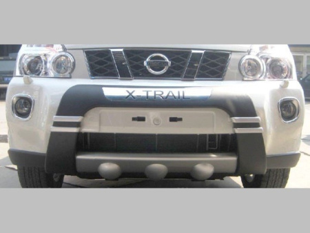 Nissan X-trail (07-10) пластиковая накладка на передний бампер