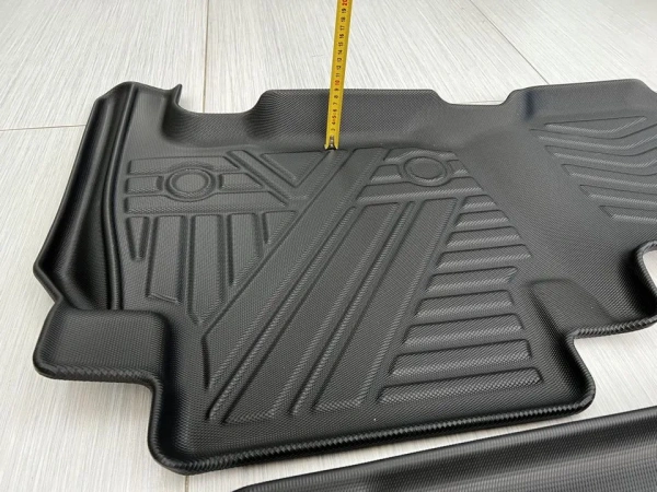 Toyota Land Cruiser 200 (15–) Коврики 3D в салон