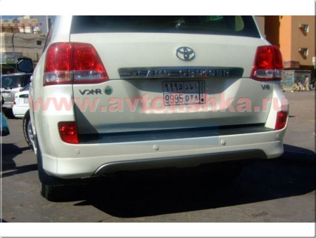 Toyota Land Cruiser 200 (08-) спойлер заднего бампера нижний, юбка бампера, пластик