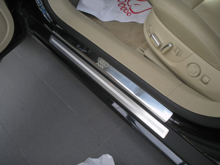 Audi A8 D3 (04-08) накладки на внутренние пороги, к-кт 4шт.