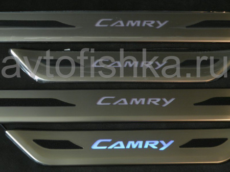 Toyota Camry V40 (2006-) накладки порогов дверных проемов, из нержавеющей стали с подсветкой CAMRY.