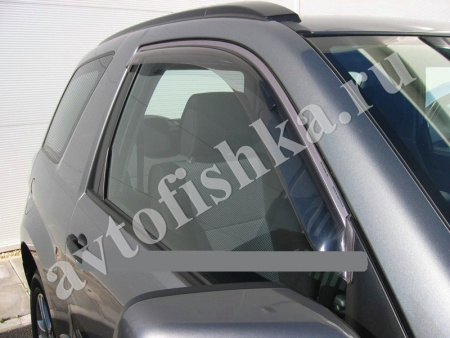 Дефлекторы боковых окон 2 части дымчатые Suzuki Grand Vitara 3 дверная 2005-