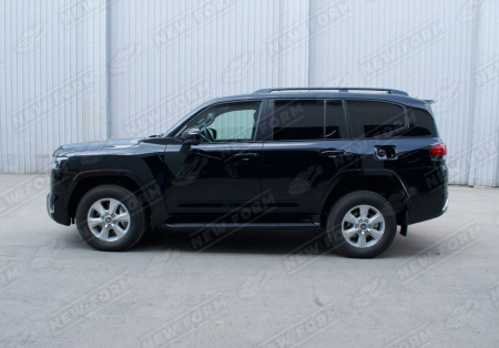 Toyota Land Cruiser LC 300 2021 - н.в. Пороги с подсветкой черные