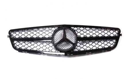 Mercedes C-class W204 (08-) седан решетка радиатора черная со звездой, дизайн AMG