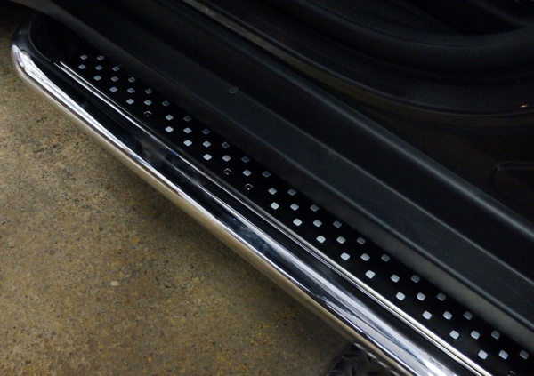 Jeep Cherokee (14–) Пороги нержавеющая труба с листом С2 d 60 мм (Cherokee Тrailhawk)