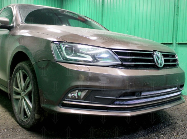 Volkswagen Jetta (14–) Защита радиатора, хром (3 части) с парктроником