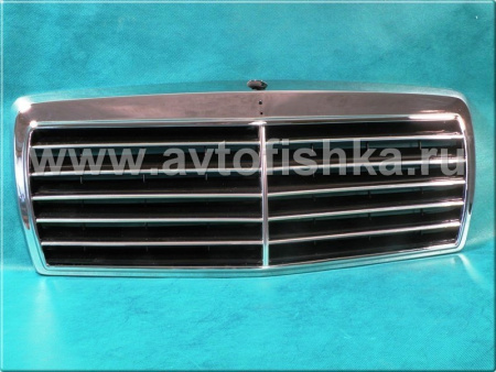 Mercedes W201 (82-93) 190E 190D решетка радиатора черная, дизайн "Авангард", с хромированной рамкой.
