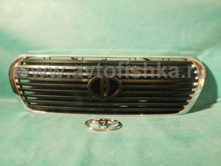Toyota Land Cruiser 200 (07-11) решетка радиатора черная с хромированной рамкой.