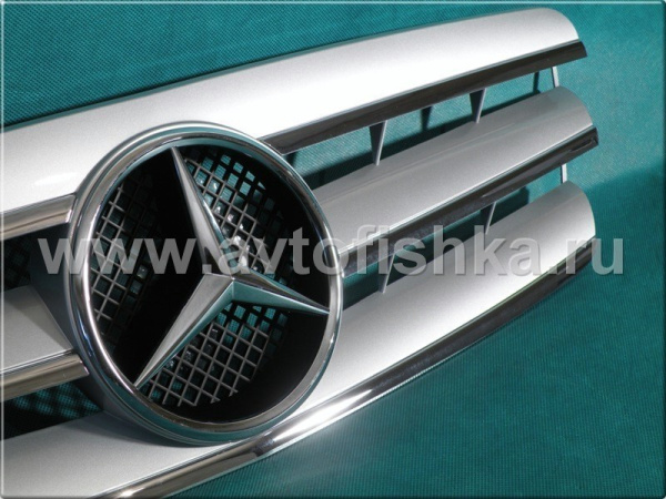 Mercedes C-class W203 (00-07) 4 дв. седан решетка радиатора серебристая со звездой, дизайн CL-class, 3 ламели.