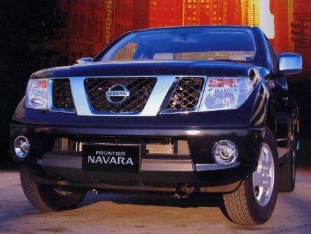 Nissan Pathfinder R51, Navara (05-10) рамки противотуманных передних фар хромированные со светодиодной подсветкой, комплект 2 шт.