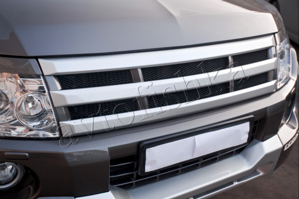 Mitsubishi Pajero 4 (06 – 15) решетка радиатора BROOMER Design