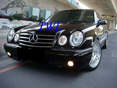 Mercedes E W210 (95-99) фары передние линзованные хромированные, вакуум корректор, комплект 2 шт.