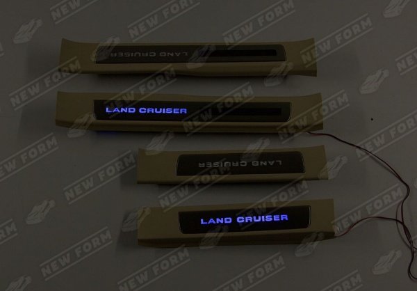 Toyota Land Cruiser LC 300 2021 - н.в. Накладки на пороги бежевые