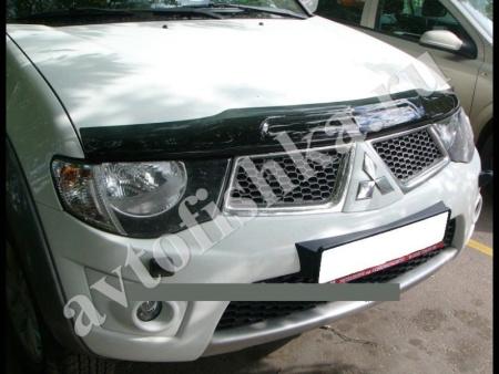Дефлектор капота темный Mitsubishi Pajero Sport 2008-, L200 2007-