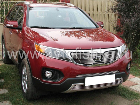 Kia Sorento 2 (09-) верхняя накладка на решетку радиатора