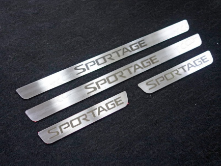 Kia Sportage (16–) Накладки на пороги (лист шлифованный надпись Sportage)