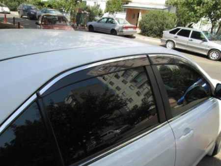 Toyota Camry V40 (2006-2011) дефлекторы окон с молдингом из нержавеющей стали, ветровики, комплект 4 шт.