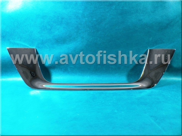 Toyota Land Cruiser 200 (08-) накладка задней двери - рамка номерного знака хромированная.