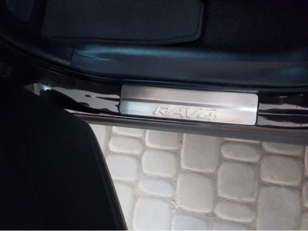 Toyota RAV4 (13–/15–) Накладки на дверные пороги, нерж. сталь