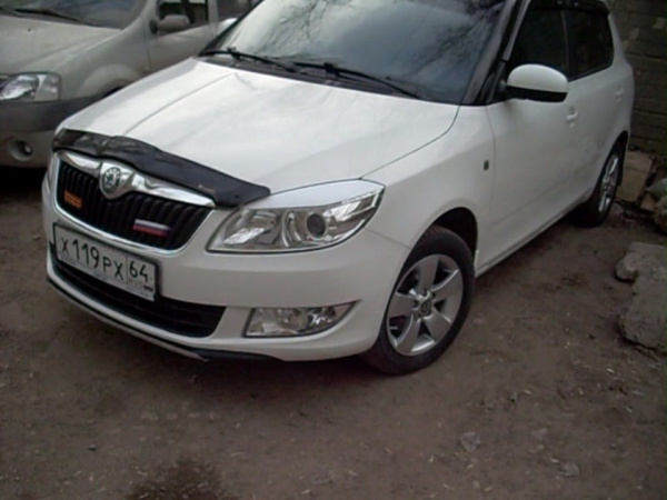 Skoda Fabia 2 хэтчбэк (10-14) дефлектор капота