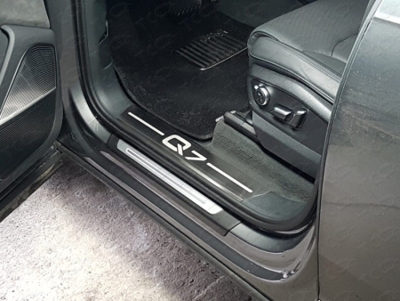 Audi Q7 (15–) Накладки на пороги (лист шлифованный надпись Q7)